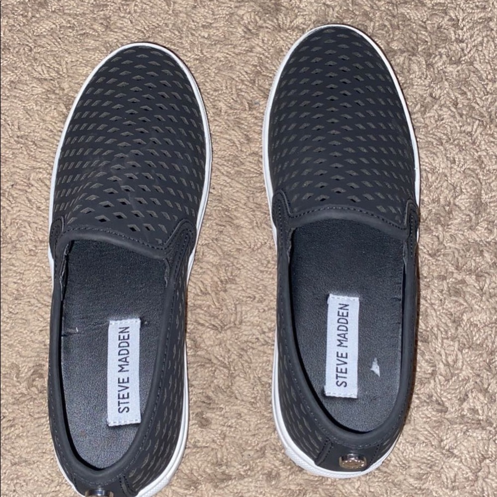 Steve’s madden slip on